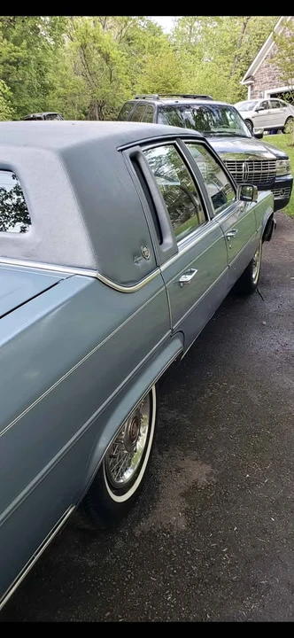 1989 Cadillac Brougham - Image 3 of 9