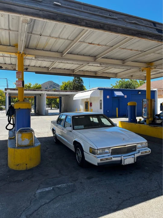 1989 Cadillac DeVille 6th Gen - Image 4 of 10