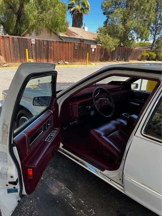 1989 Cadillac DeVille 6th Gen - Image 9 of 10