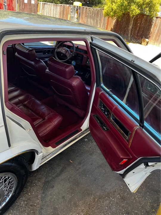 1989 Cadillac DeVille 6th Gen - Image 6 of 10