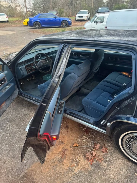 1989 Cadillac DeVille 6th Gen - Image 7 of 10