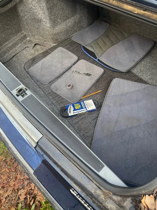 1989 Cadillac DeVille 6th Gen - Image 5 of 10
