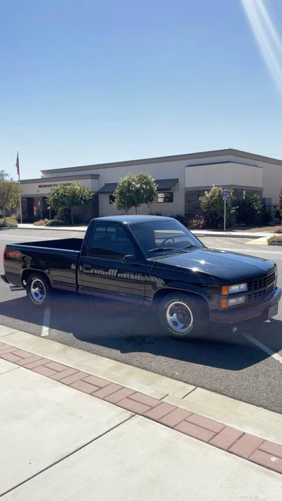 1989 Chevrolet C/K 4th Gen - Image 3 of 11
