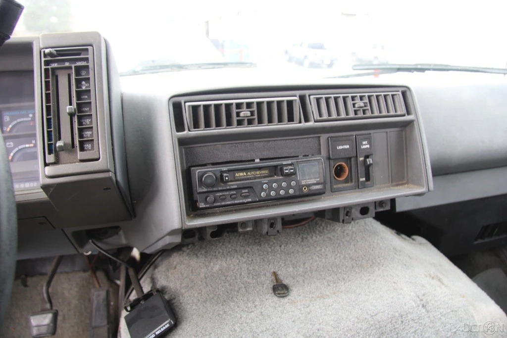 1989 Chevrolet Astro - Image 16 of 21