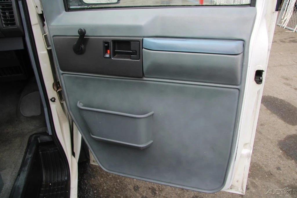 1989 Chevrolet Astro - Image 19 of 21