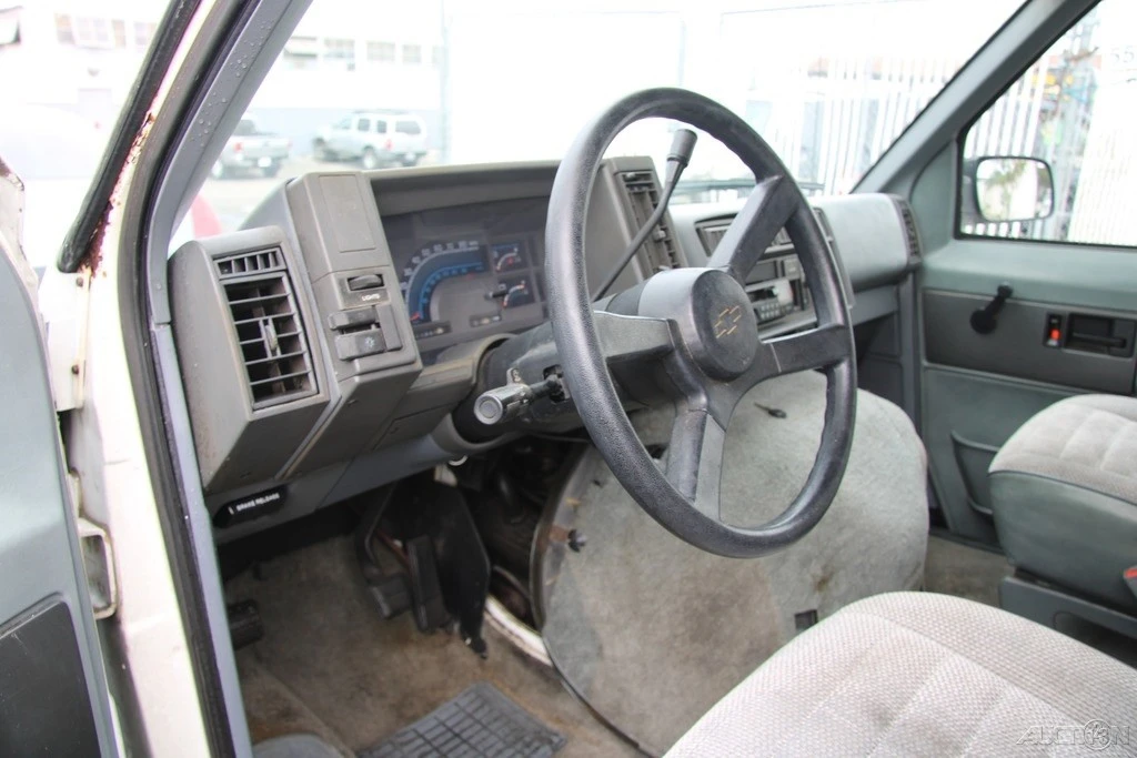 1989 Chevrolet Astro - Image 13 of 21