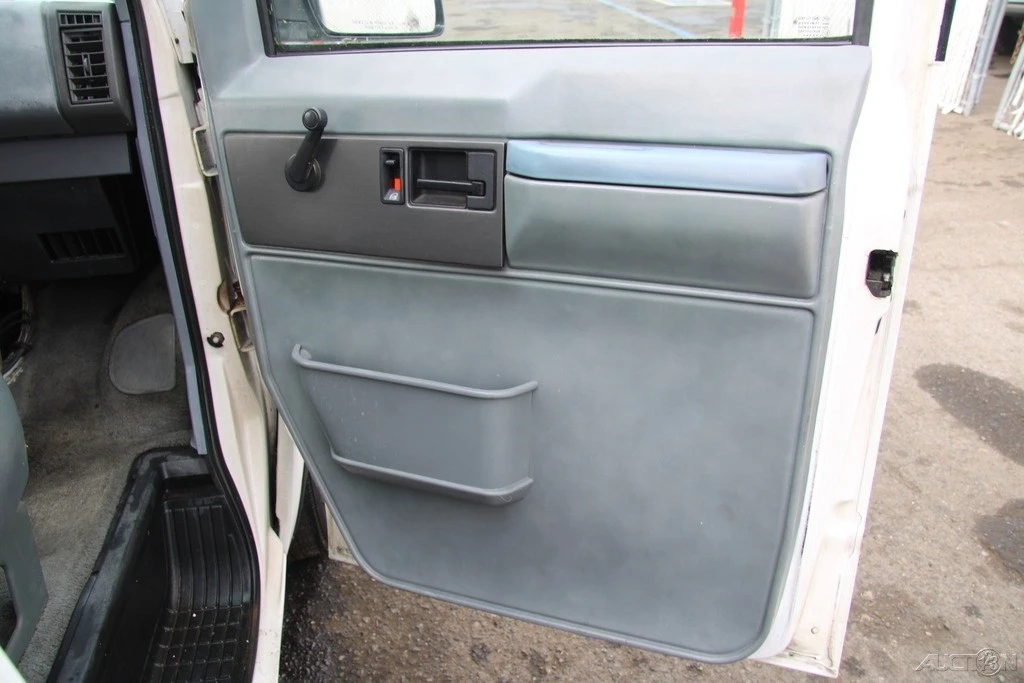 1989 Chevrolet Astro - Image 20 of 21