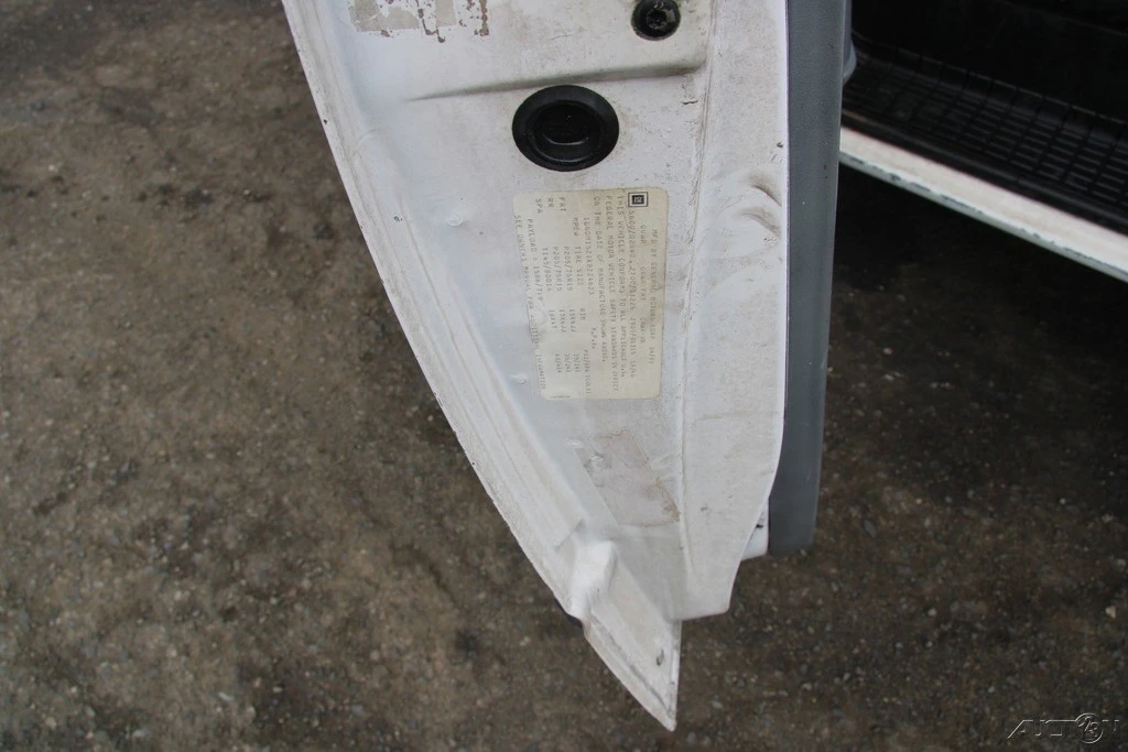 1989 Chevrolet Astro - Image 10 of 21