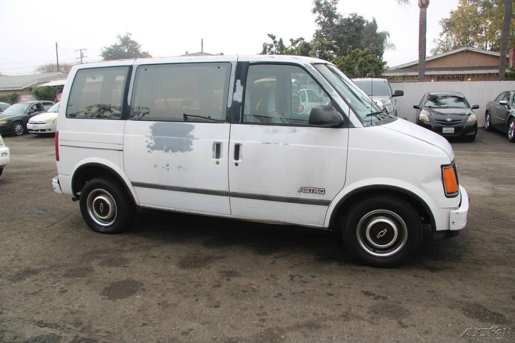 1989 Chevrolet Astro - Image 7 of 21