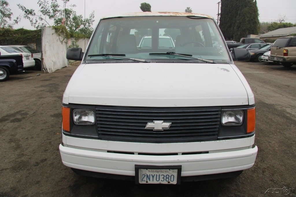 1989 Chevrolet Astro - Image 9 of 21