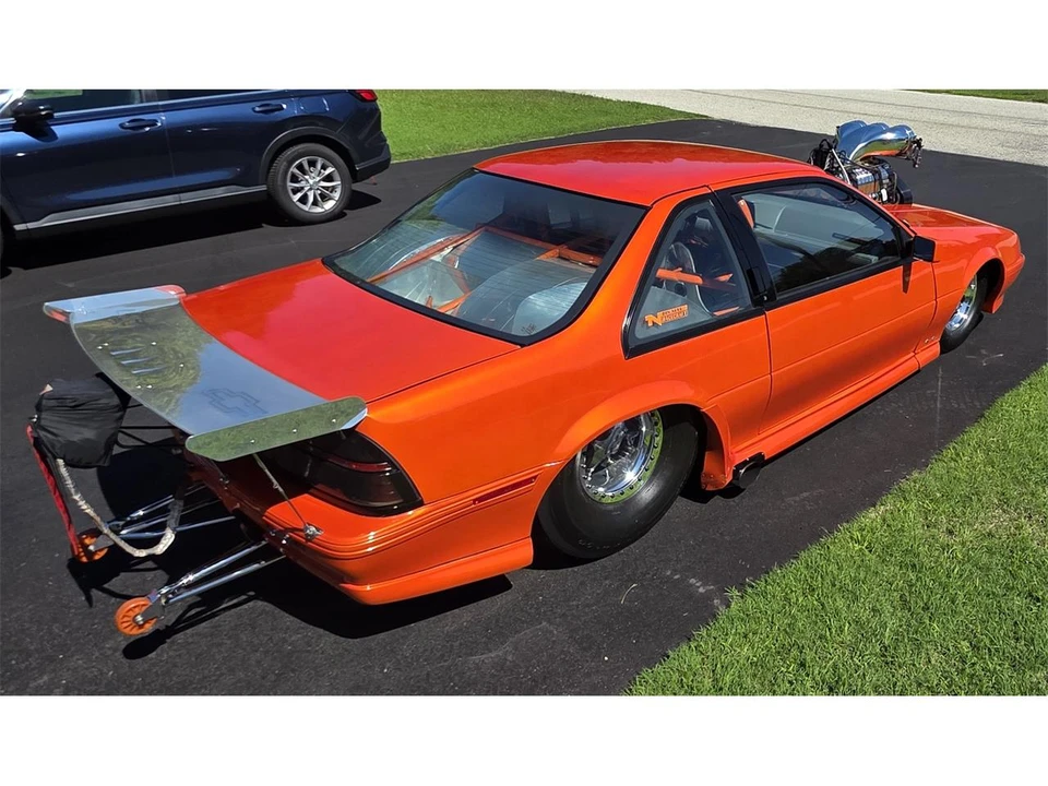 1989 Chevrolet - Image 15 of 31