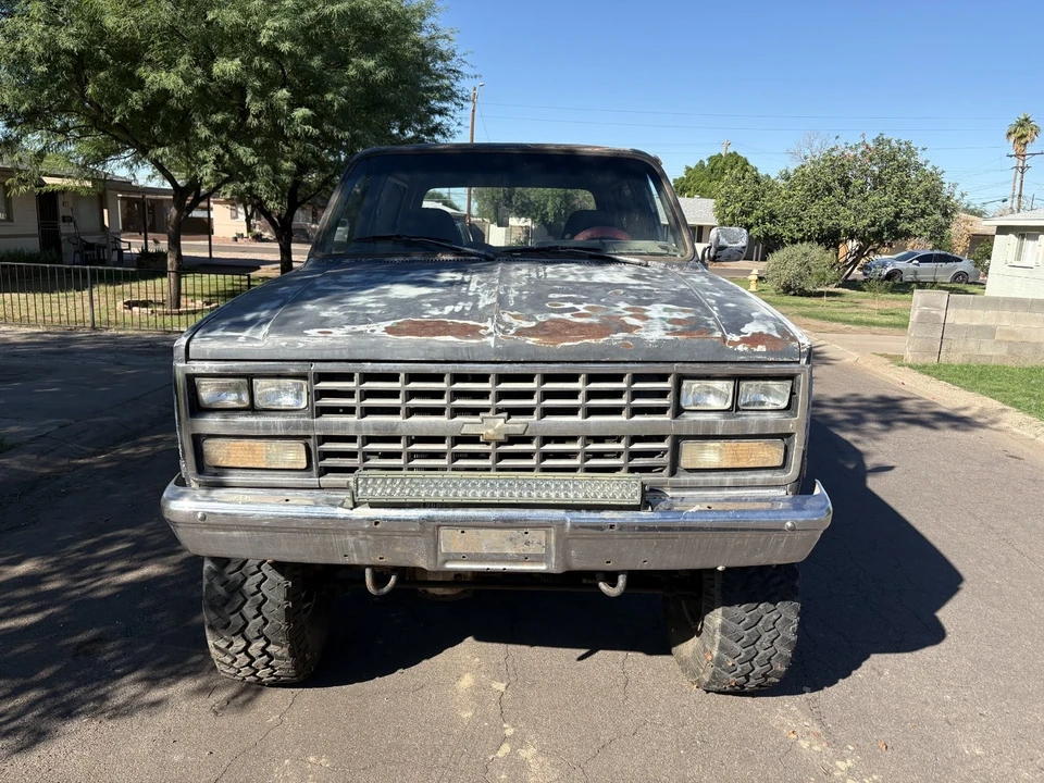 1989 Chevrolet K5 Blazer 3rd Gen - Image 2 of 21