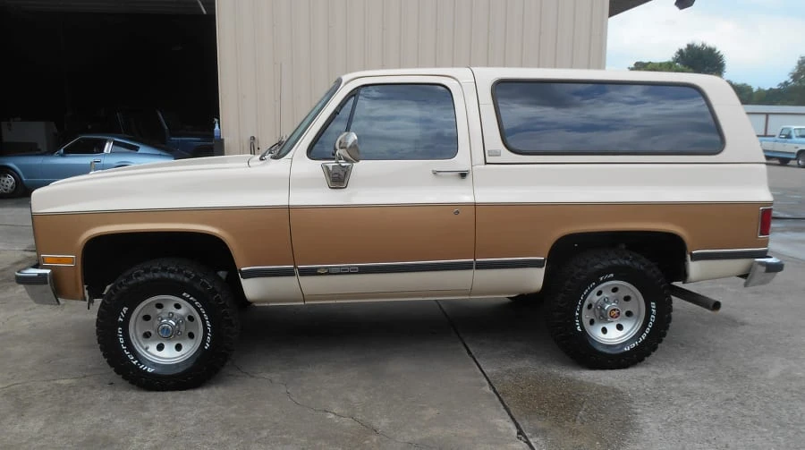 1989 Chevrolet K5 Blazer 2nd Gen - Image 2 of 12