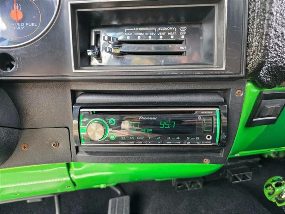 1989 Chevrolet K5 Blazer 2nd Gen - Image 21 of 31