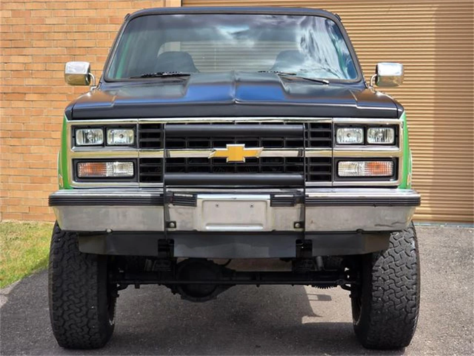 1989 Chevrolet K5 Blazer 2nd Gen - Image 3 of 31