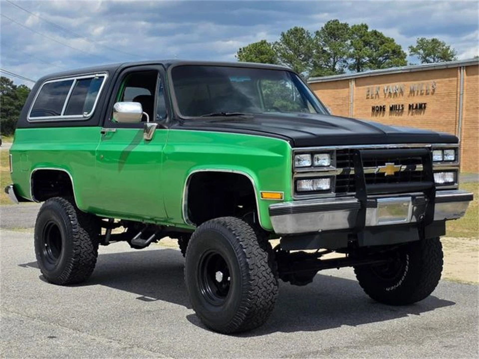 1989 Chevrolet K5 Blazer 2nd Gen - Image 5 of 31