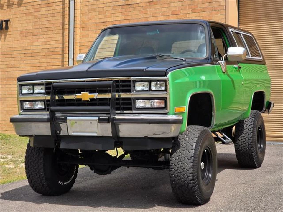 1989 Chevrolet K5 Blazer 2nd Gen - Image 2 of 31