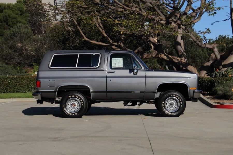 1989 Chevrolet K5 Blazer 2nd Gen - Image 11 of 31