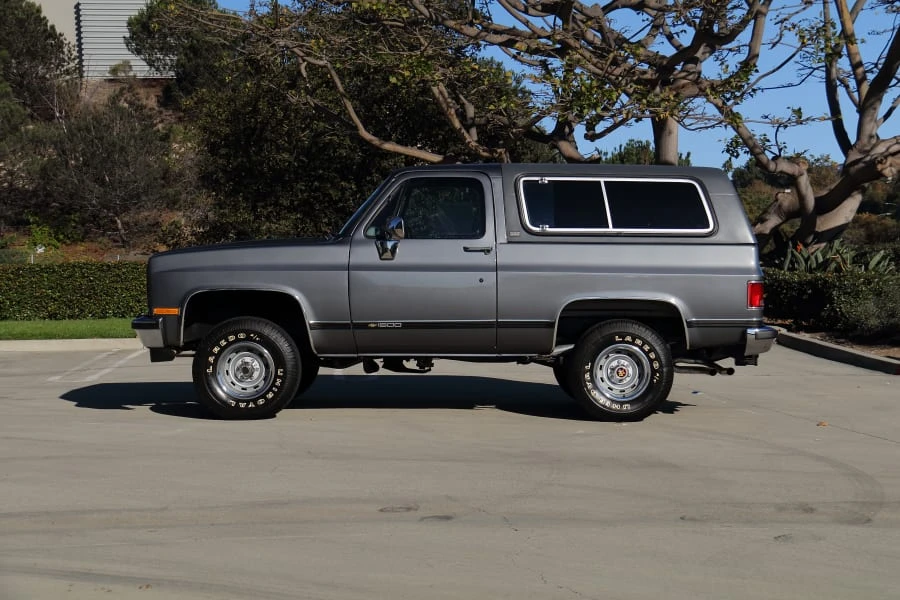 1989 Chevrolet K5 Blazer 2nd Gen - Image 2 of 31