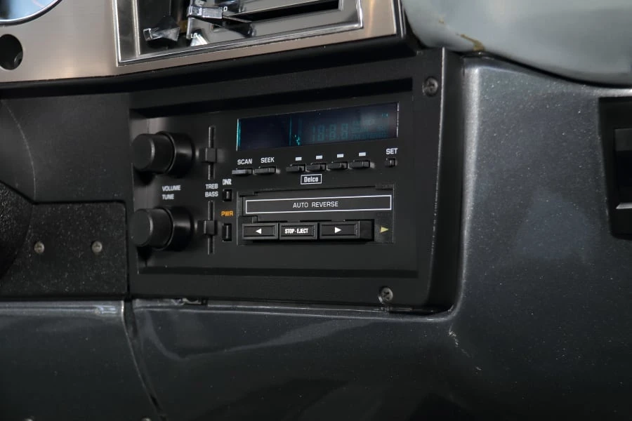 1989 Chevrolet K5 Blazer 2nd Gen - Image 24 of 31