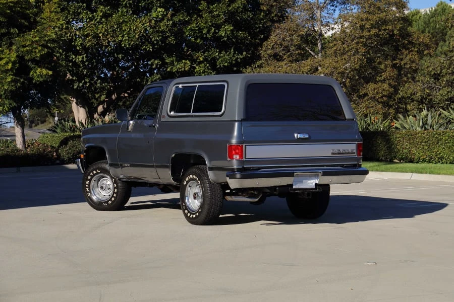 1989 Chevrolet K5 Blazer 2nd Gen - Image 10 of 31
