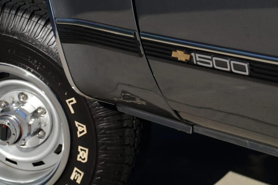 1989 Chevrolet K5 Blazer 2nd Gen - Image 12 of 31