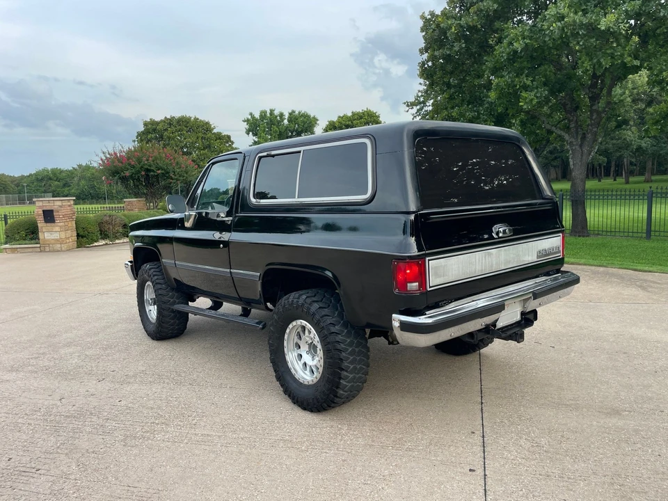 1989 Chevrolet K5 Blazer 3rd Gen - Image 6 of 21