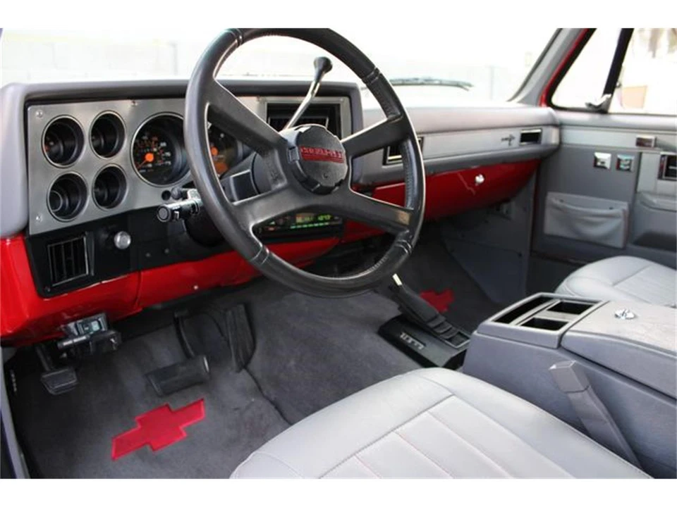 1989 Chevrolet K5 Blazer 2nd Gen - Image 26 of 31