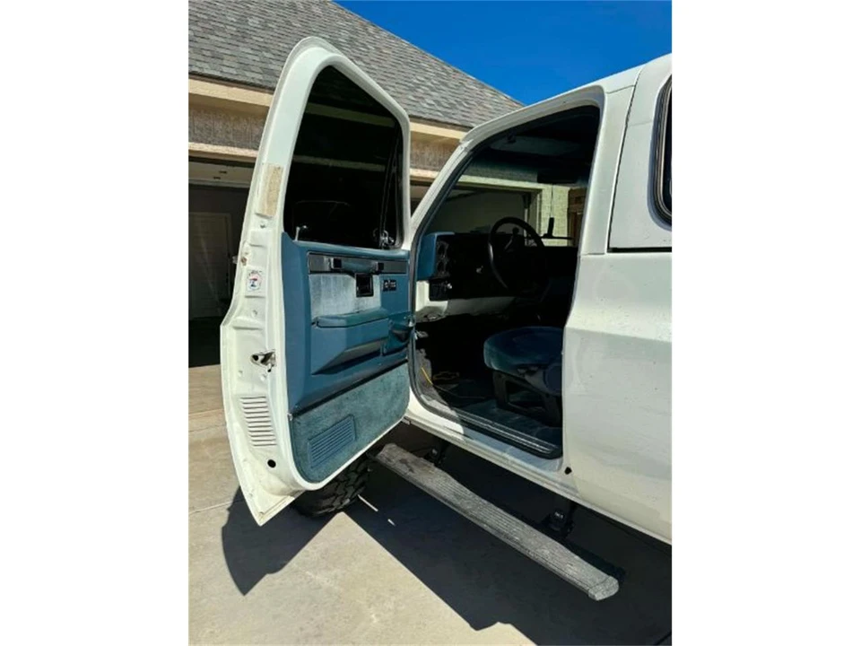 1989 Chevrolet K5 Blazer 2nd Gen - Image 19 of 30