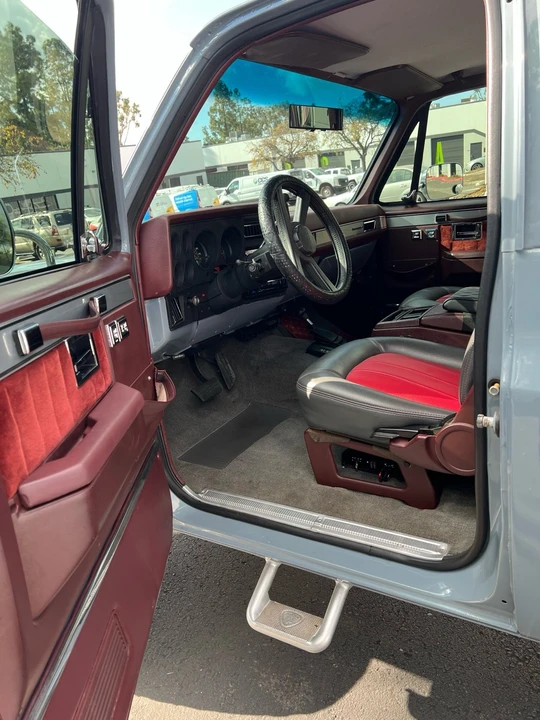 1989 Chevrolet K5 Blazer 2nd Gen - Image 9 of 11
