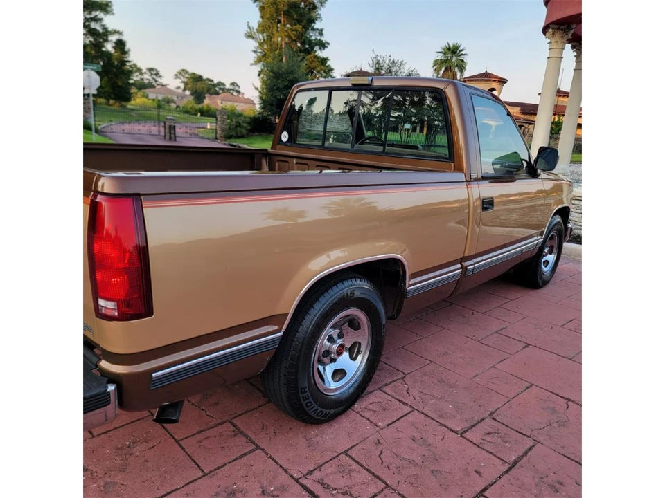 1989 Chevrolet C/K 4th Gen - Image 10 of 31