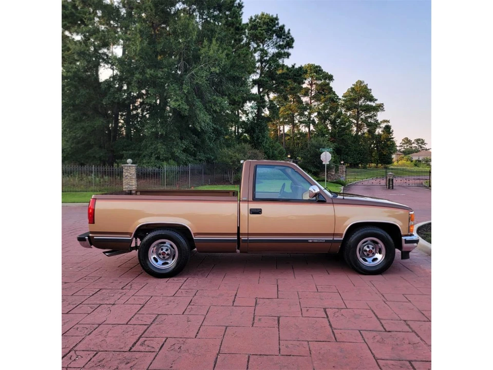 1989 Chevrolet C/K 4th Gen - Image 3 of 31