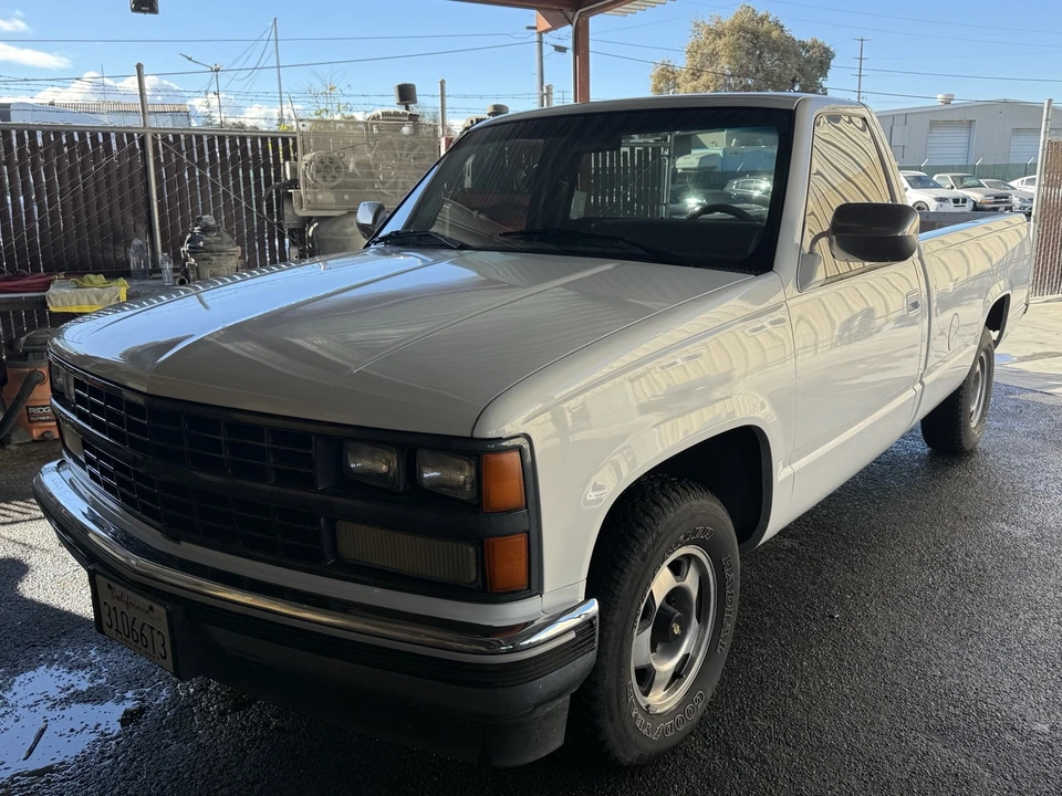 1989 Chevrolet C/K 4th Gen - Image 2 of 11