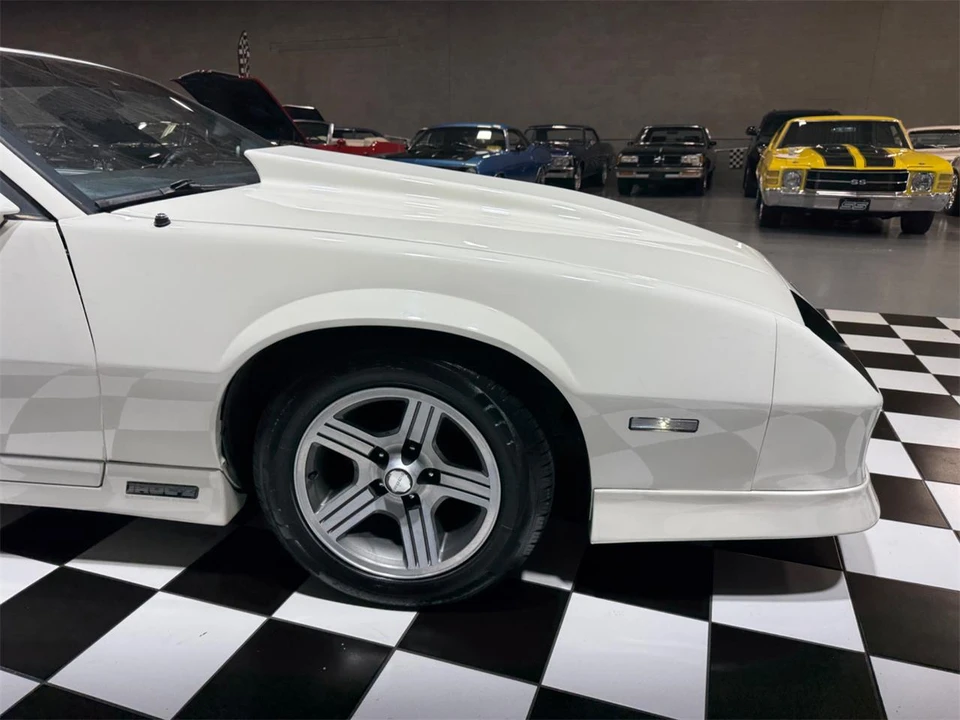1989 Chevrolet Camaro 3rd Gen - Image 25 of 31