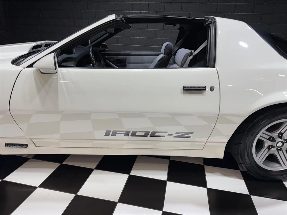 1989 Chevrolet Camaro 3rd Gen - Image 15 of 31