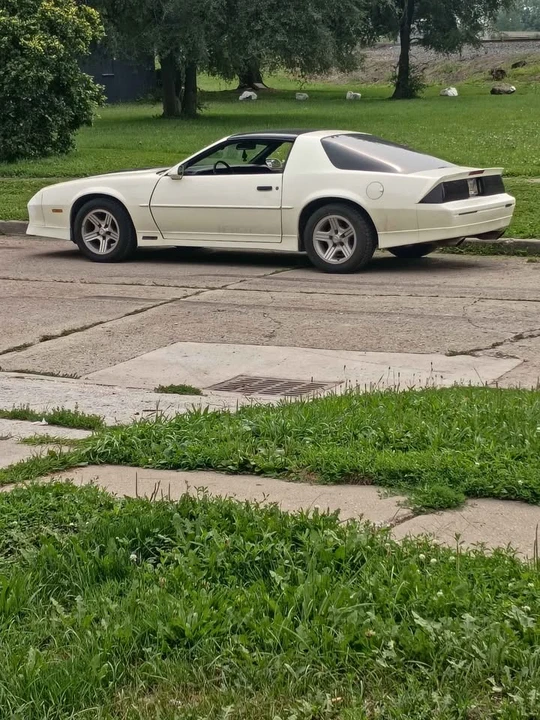 1989 Chevrolet Camaro 3rd Gen - Image 2 of 9