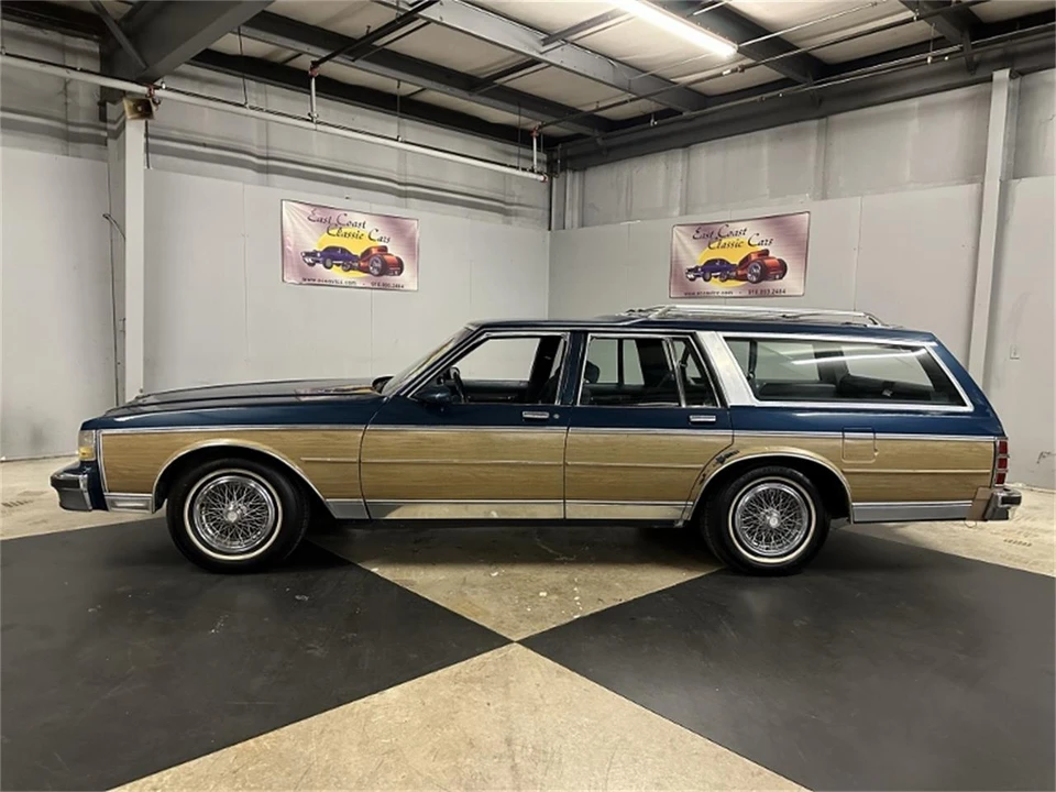 1989 Chevrolet Caprice - Image 2 of 31