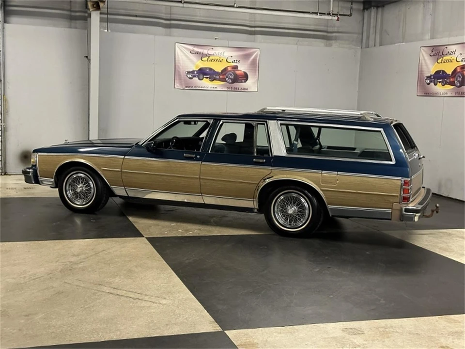 1989 Chevrolet Caprice - Image 3 of 31