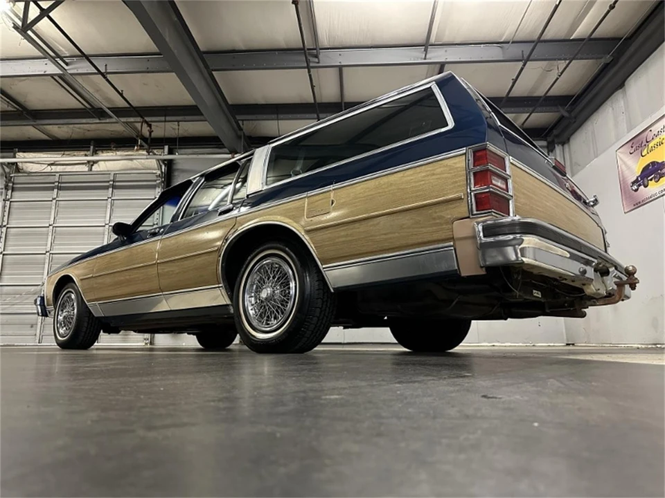 1989 Chevrolet Caprice - Image 6 of 31
