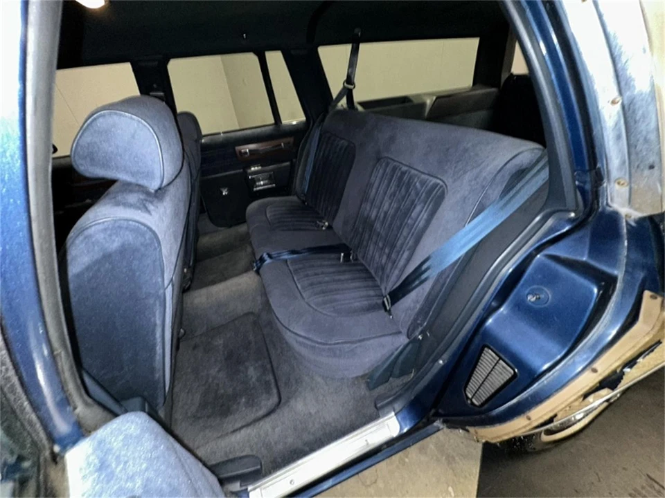 1989 Chevrolet Caprice - Image 24 of 31