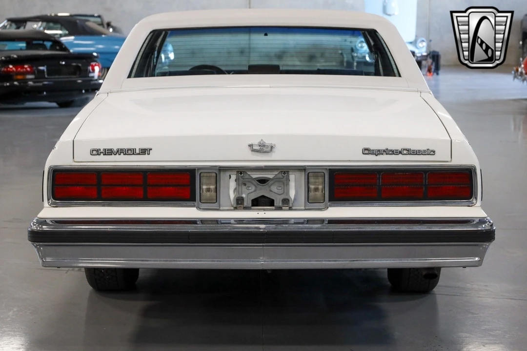 1989 Chevrolet Caprice - Image 7 of 12
