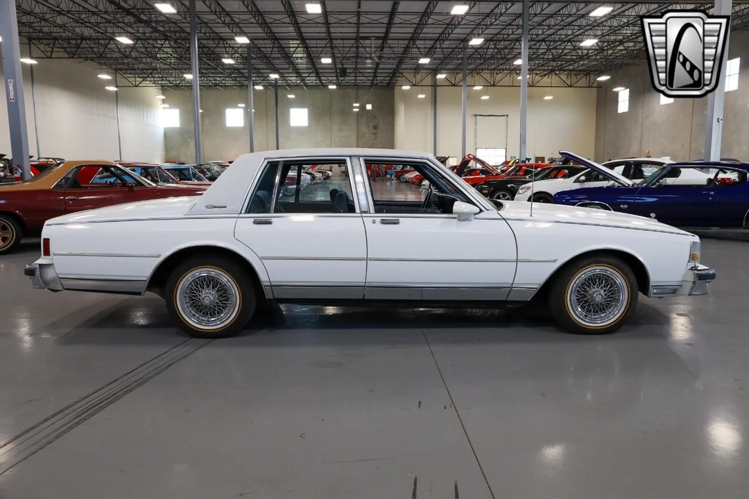 1989 Chevrolet Caprice - Image 8 of 12