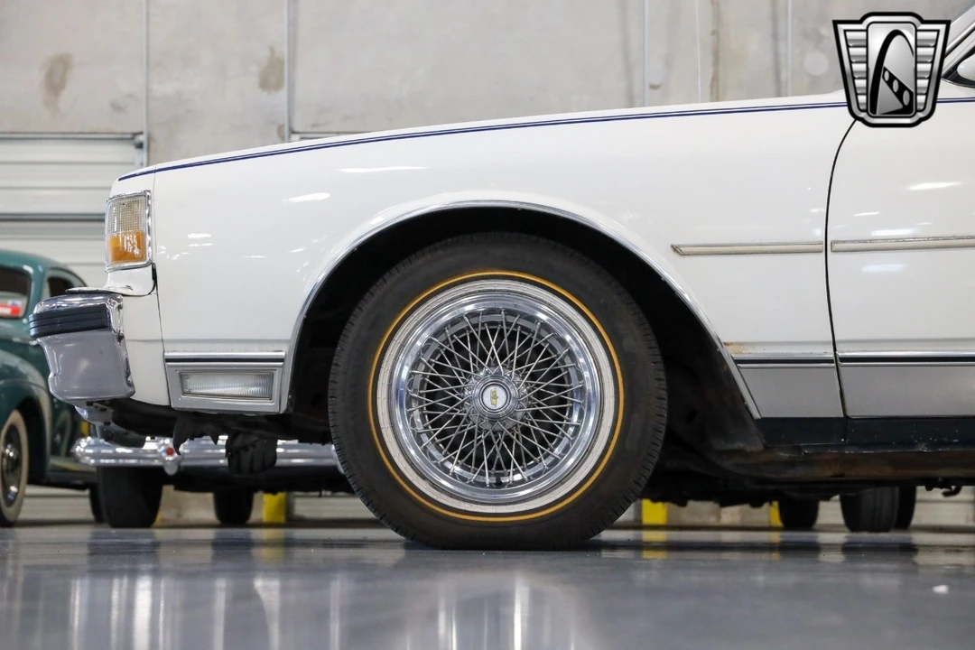 1989 Chevrolet Caprice - Image 5 of 12