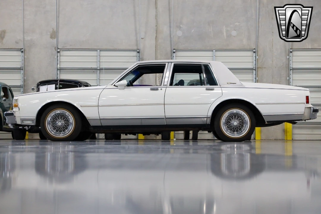 1989 Chevrolet Caprice - Image 4 of 12