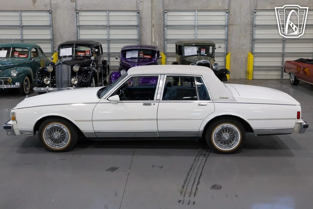 1989 Chevrolet Caprice - Image 11 of 12