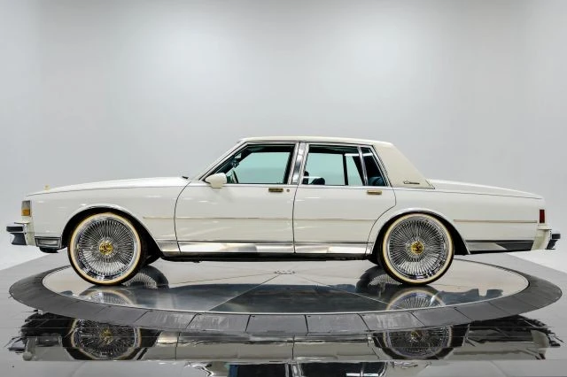 1989 Chevrolet Caprice - Image 2 of 31