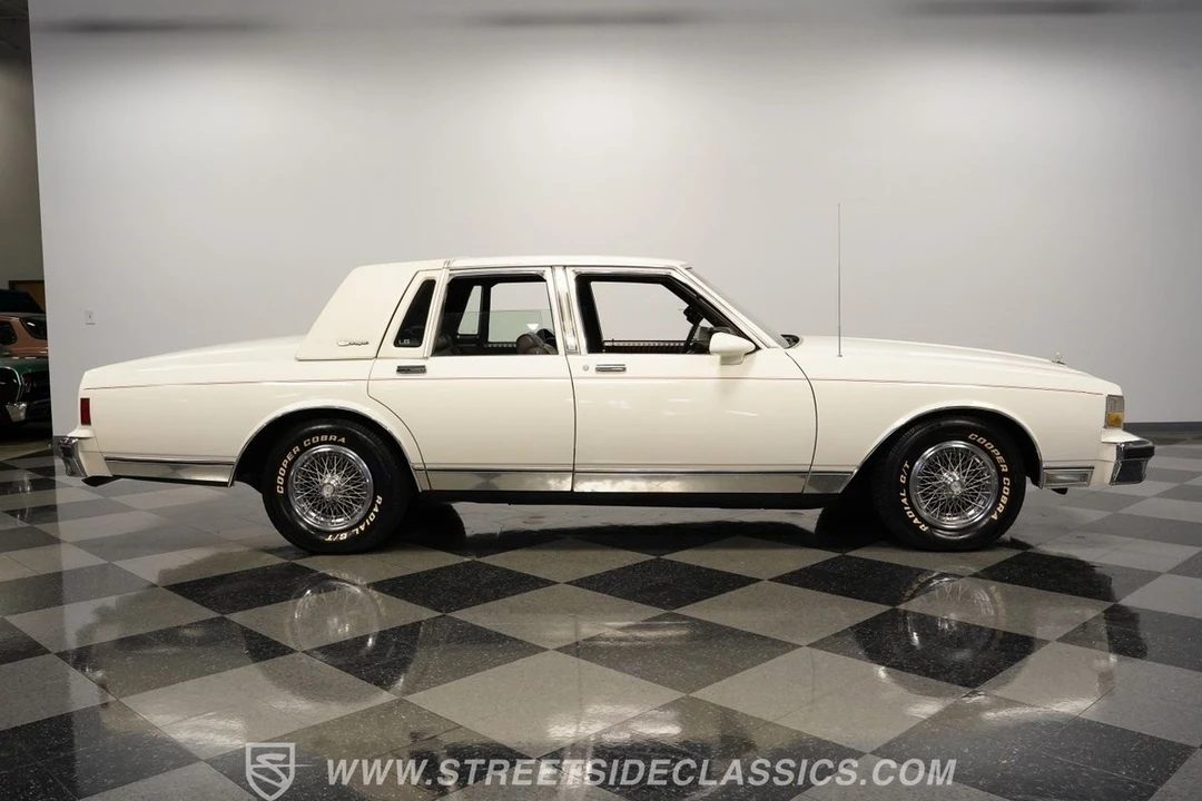 1989 Chevrolet Caprice - Image 15 of 21