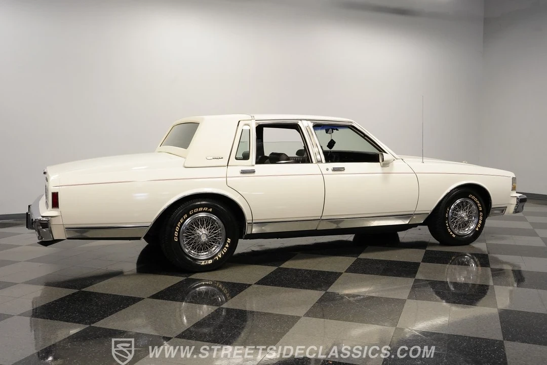 1989 Chevrolet Caprice - Image 13 of 21