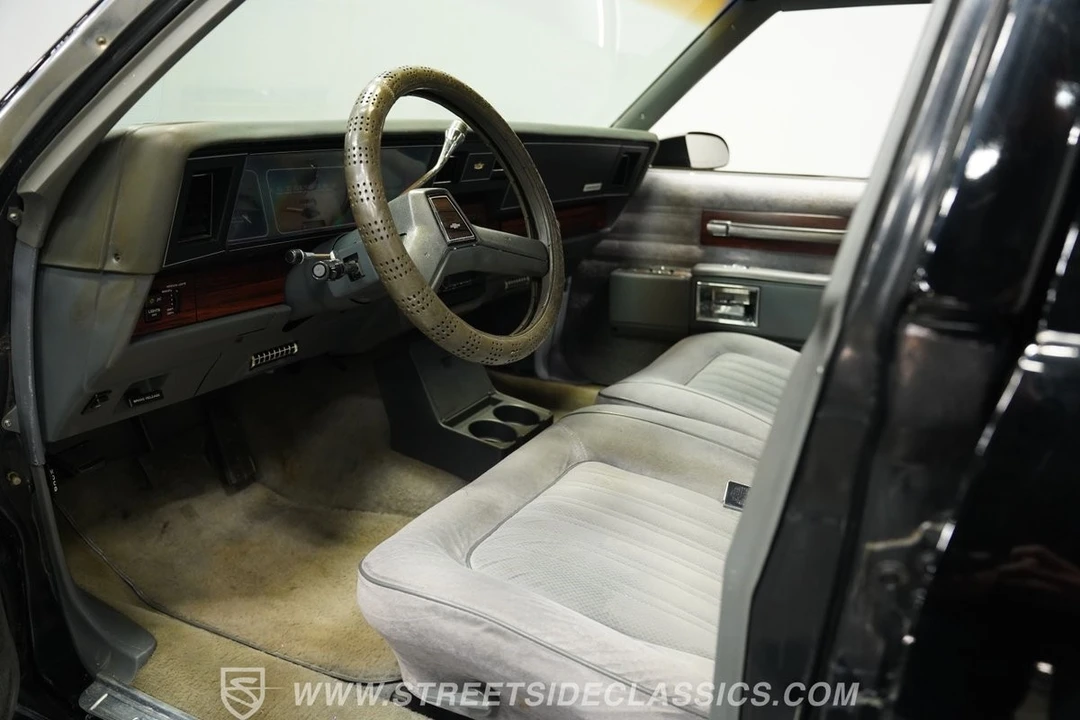 1989 Chevrolet Caprice - Image 5 of 12