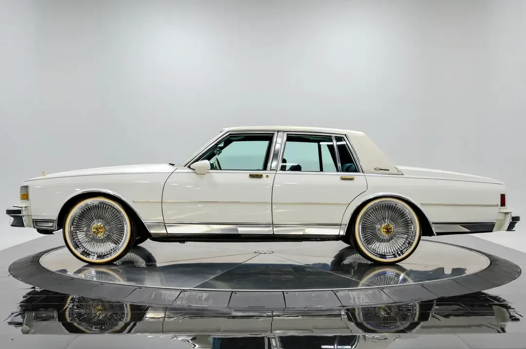 1989 Chevrolet Caprice - Image 2 of 31
